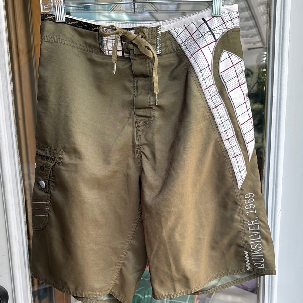Quiksilver Green Hybrid Shorts Versatile Style Swim Trunks